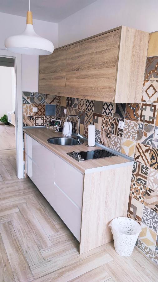 Apartman Lena Lägenhet Tuzla Exteriör bild