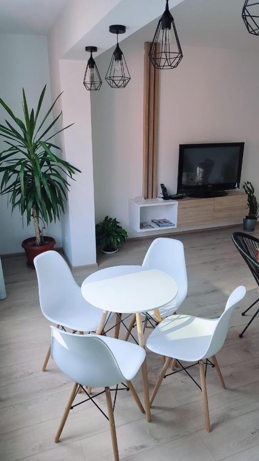 Apartman Lena Lägenhet Tuzla Exteriör bild
