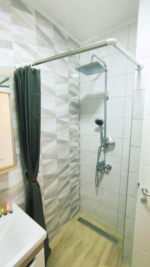 Apartman Lena Lägenhet Tuzla Exteriör bild