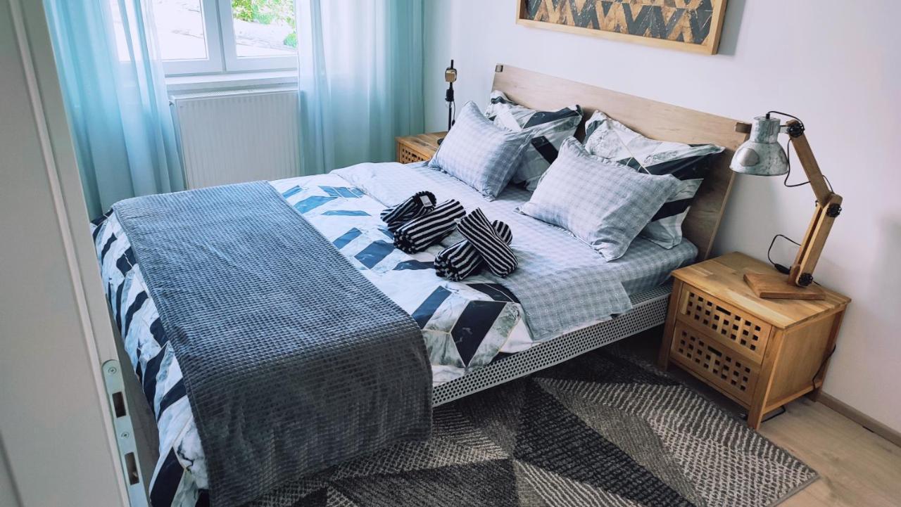 Apartman Lena Lägenhet Tuzla Exteriör bild