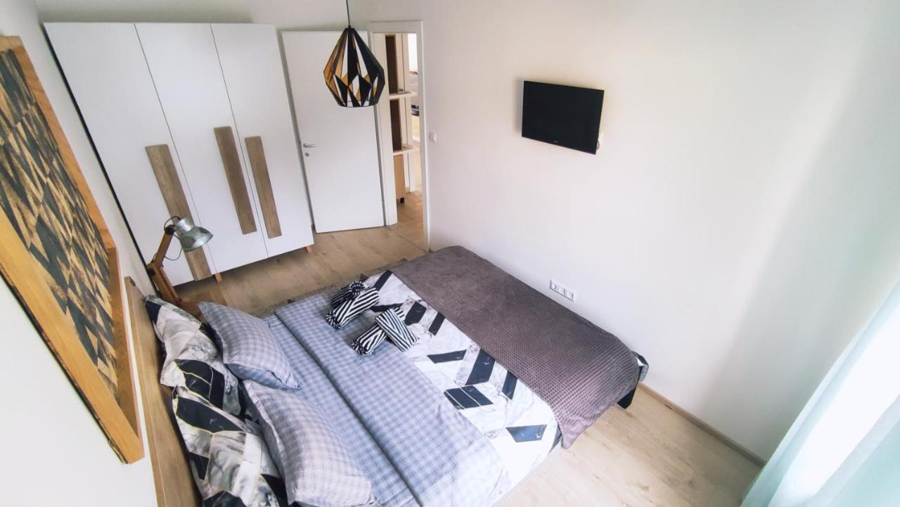 Apartman Lena Lägenhet Tuzla Exteriör bild